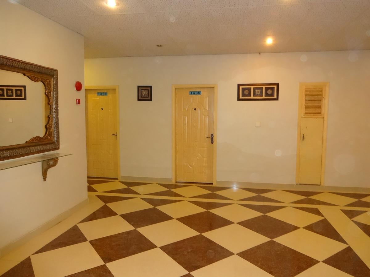 Hotel Sky Towers Karachi Bagian luar foto
