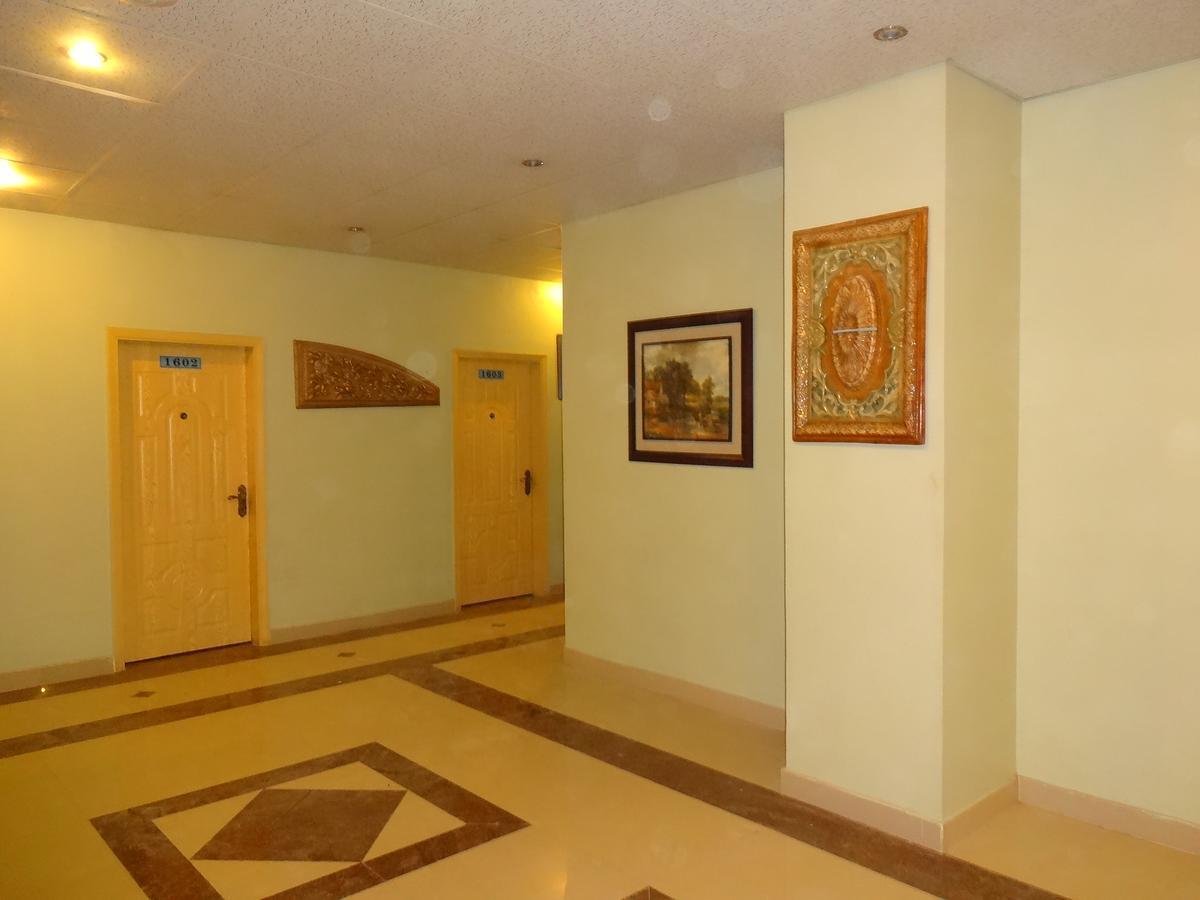Hotel Sky Towers Karachi Bagian luar foto