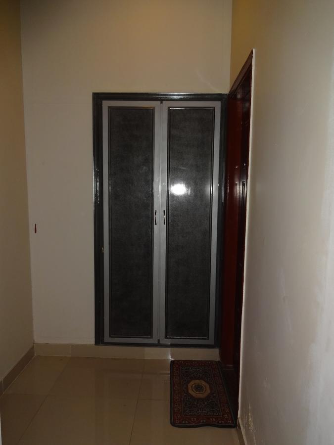 Hotel Sky Towers Karachi Bagian luar foto